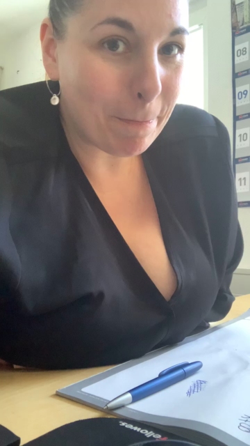 HornyMilfLeah  22-09-2021 buttslut Female